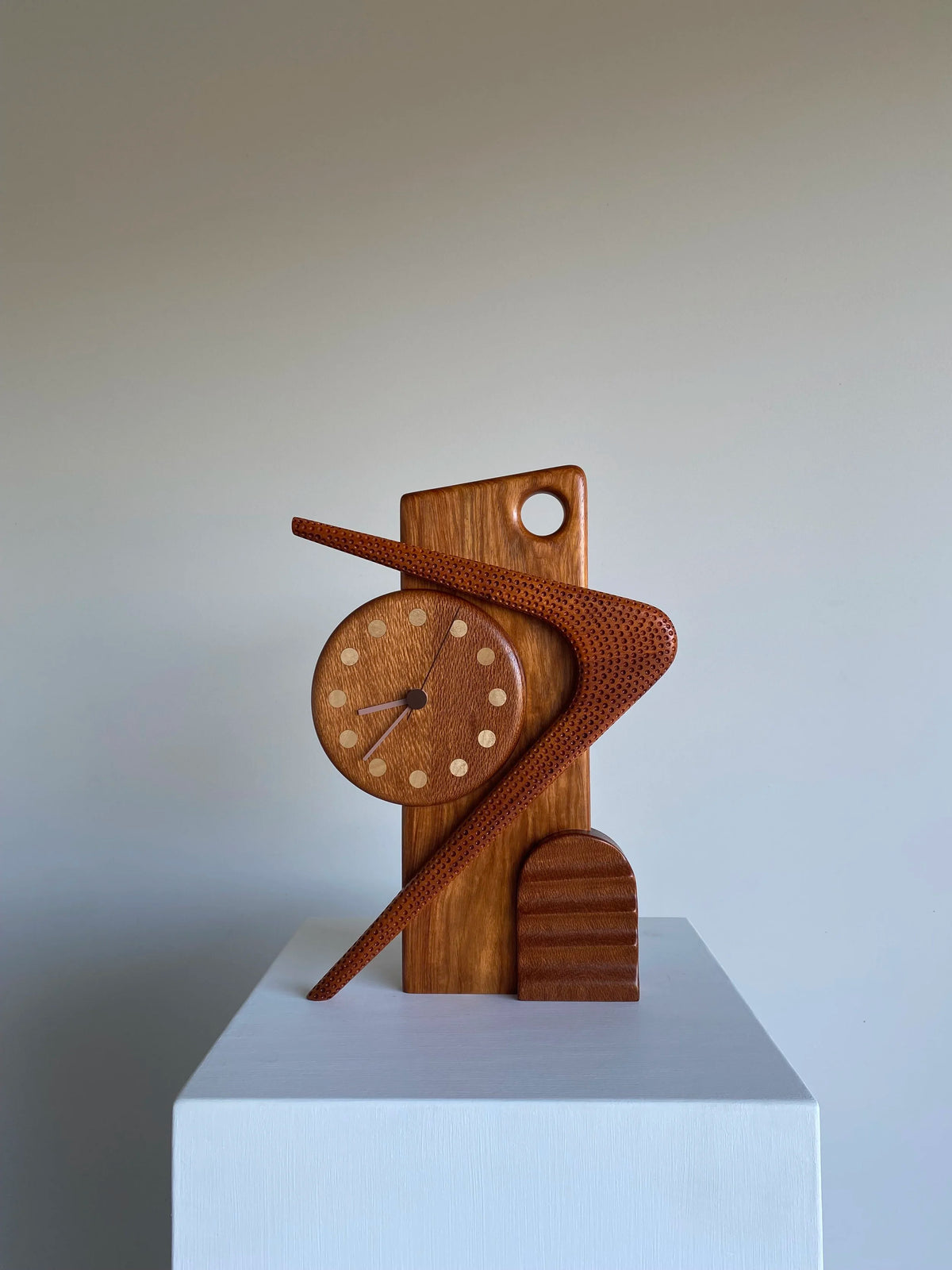 Sculptural clock (boomerang) - Victor & Wills by Victor & Wills
