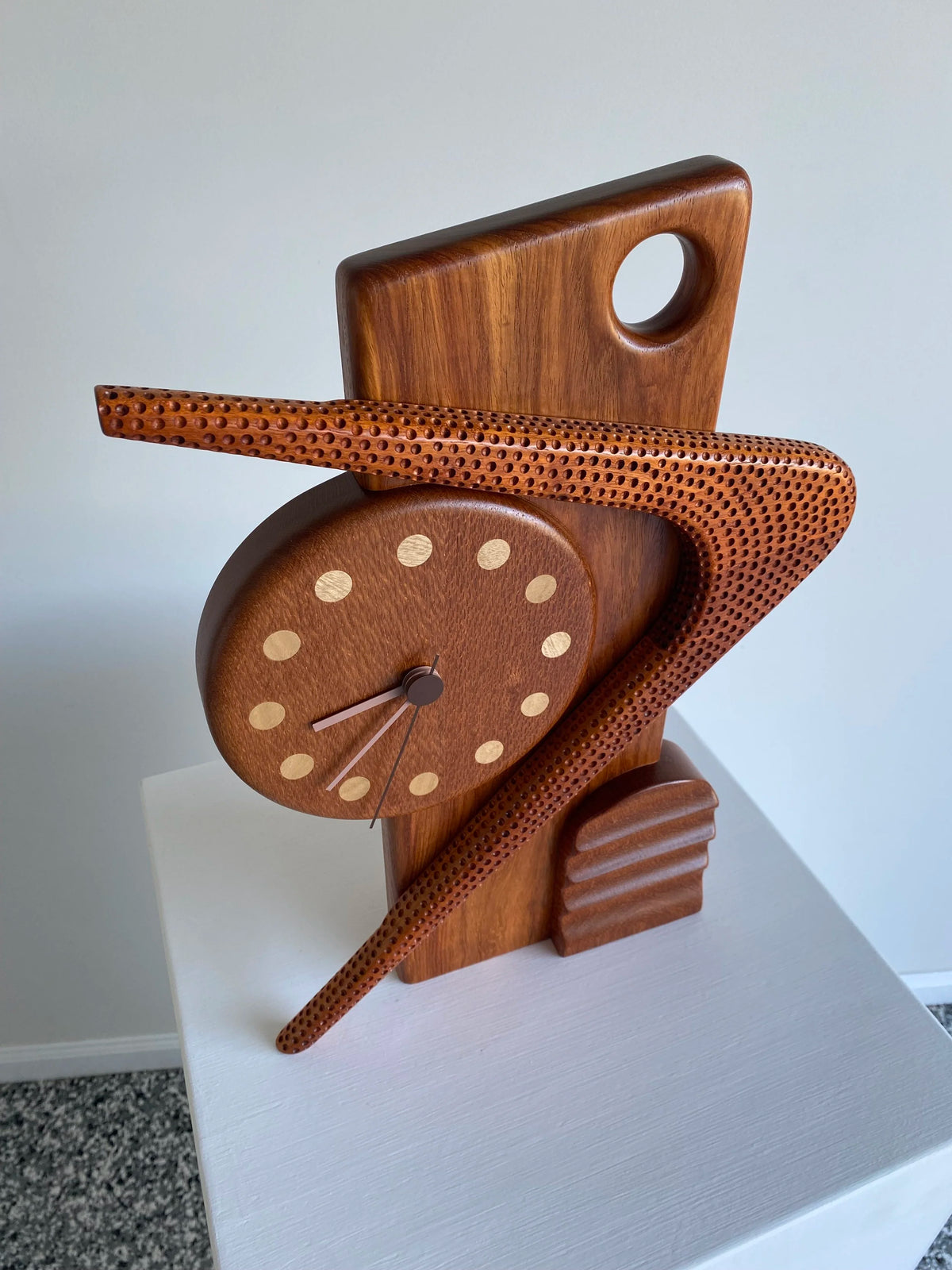 Sculptural clock (boomerang) - Victor & Wills by Victor & Wills
