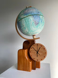 Mantel clock Globe stand - Victor & Wills by Victor & Wills
